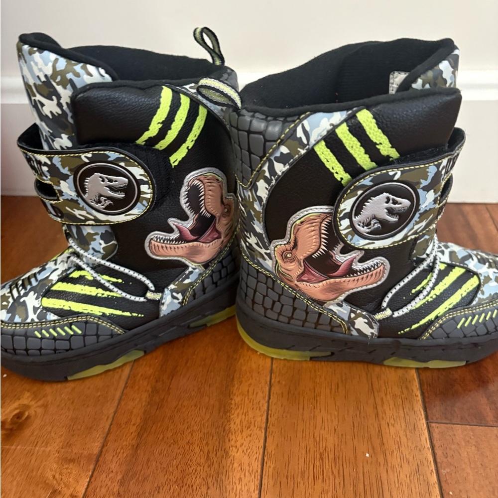 Universal Kids Light Up Dinosaur Boots - Black and Green